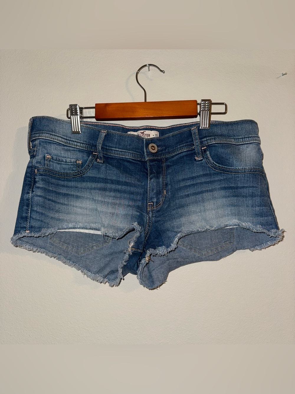 Hollister Low Rise Medium Wash Denim Micro Shorts Size 30/11